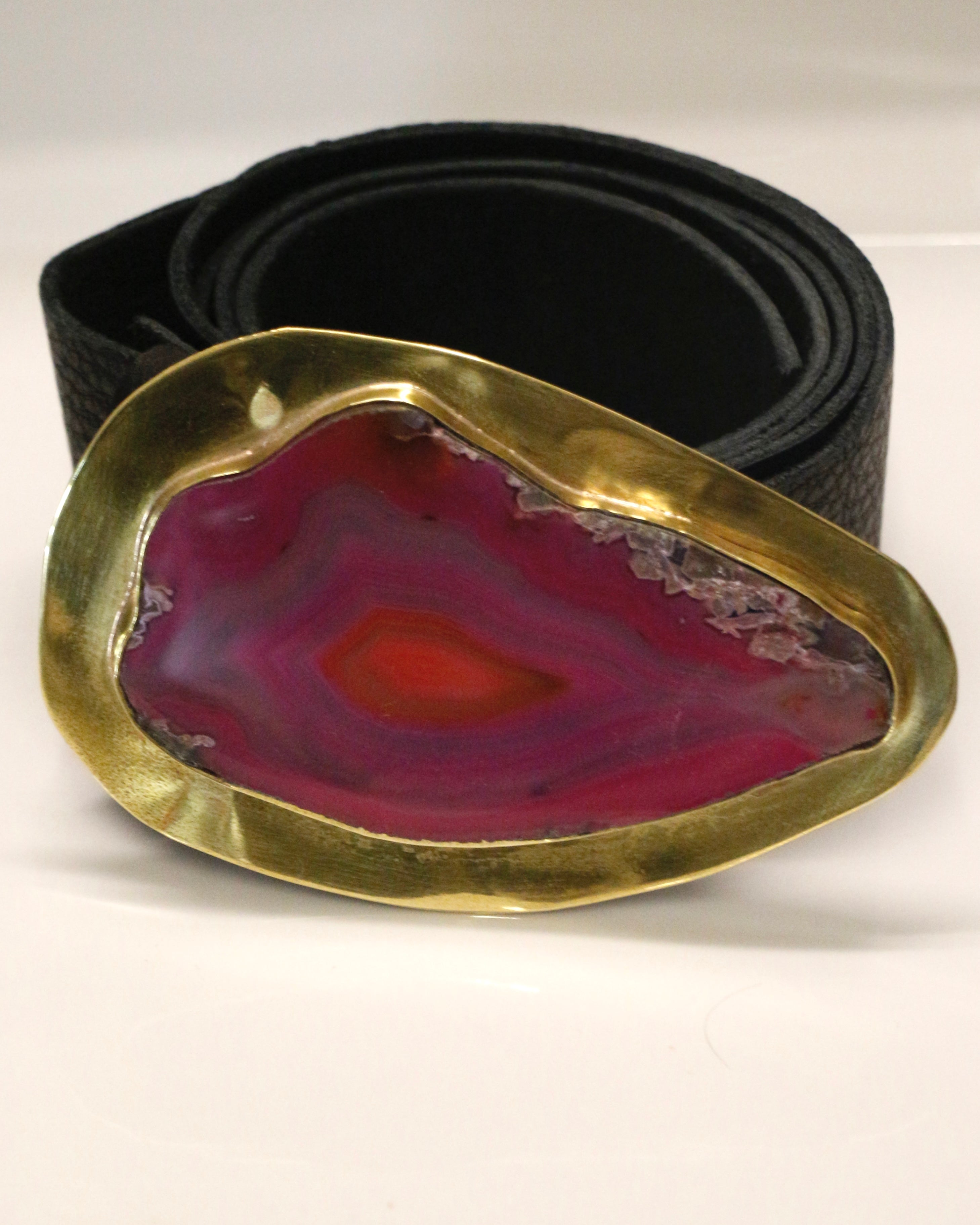 Cinto hebilla en ágata natural en tonos rosa engarzada en bronce